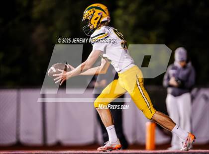 Thumbnail 2 in Edison @ Palos Verdes (CIF SS Division 3 Semifinals) photogallery.