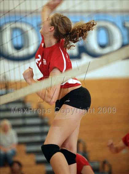 Thumbnail 2 in Burroughs @ Crescenta Valley photogallery.