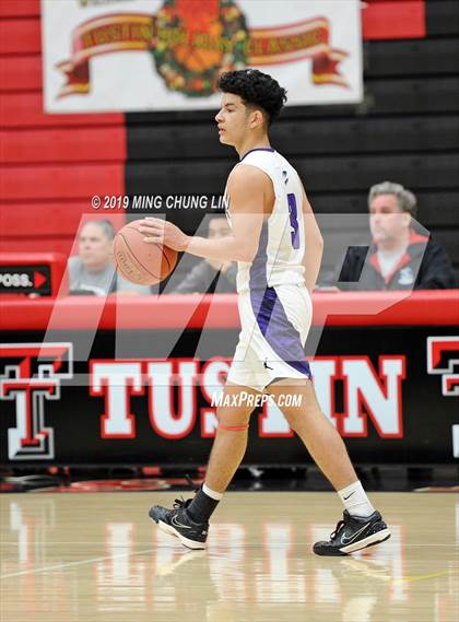 Thumbnail 2 in Murrieta Valley vs. Santiago (Tustin Holiday Classic) photogallery.