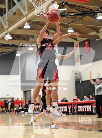 Thumbnail 3 in Murrieta Valley vs. Santiago (Tustin Holiday Classic) photogallery.