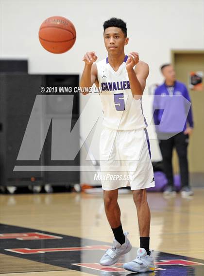 Thumbnail 2 in Murrieta Valley vs. Santiago (Tustin Holiday Classic) photogallery.