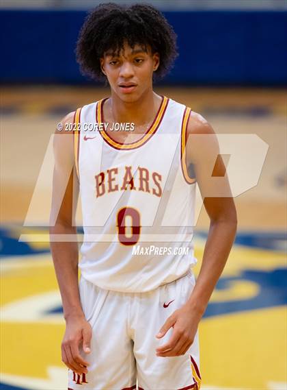 Thumbnail 1 in Shiloh vs Holy Innocent (Tournament of Champions Holiday Classic) photogallery.