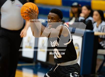Thumbnail 1 in Shiloh vs Holy Innocent (Tournament of Champions Holiday Classic) photogallery.