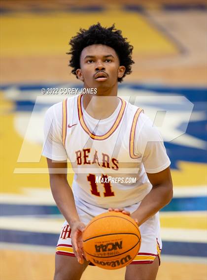 Thumbnail 3 in Shiloh vs Holy Innocent (Tournament of Champions Holiday Classic) photogallery.