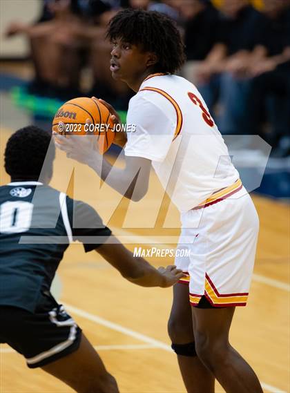 Thumbnail 3 in Shiloh vs Holy Innocent (Tournament of Champions Holiday Classic) photogallery.