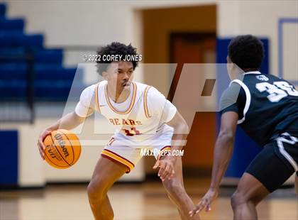 Thumbnail 3 in Shiloh vs Holy Innocent (Tournament of Champions Holiday Classic) photogallery.