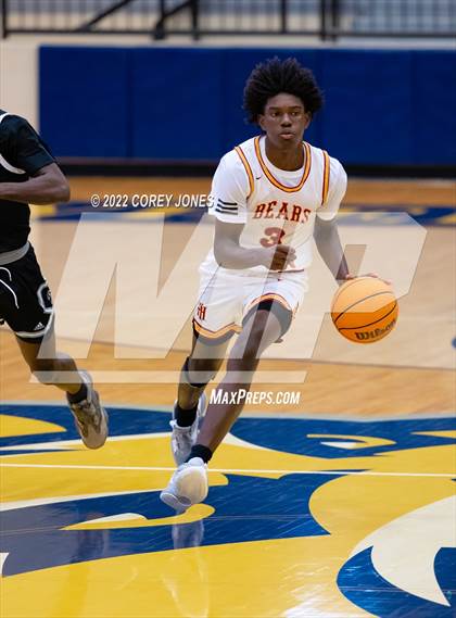 Thumbnail 3 in Shiloh vs Holy Innocent (Tournament of Champions Holiday Classic) photogallery.