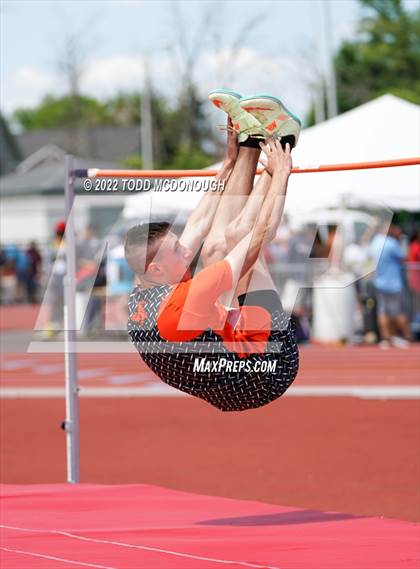Thumbnail 2 in NYSPHSAA Outdoor Track & Field Championships (High Jump) photogallery.