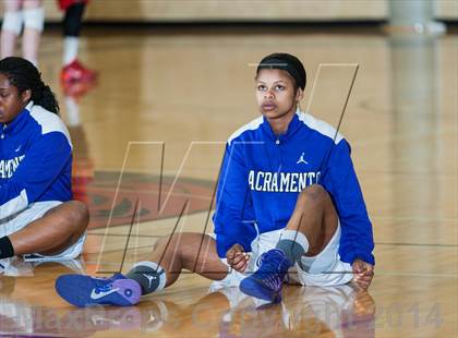 Thumbnail 2 in Mater Dei vs. Sacramento (West Coast Jamboree) photogallery.