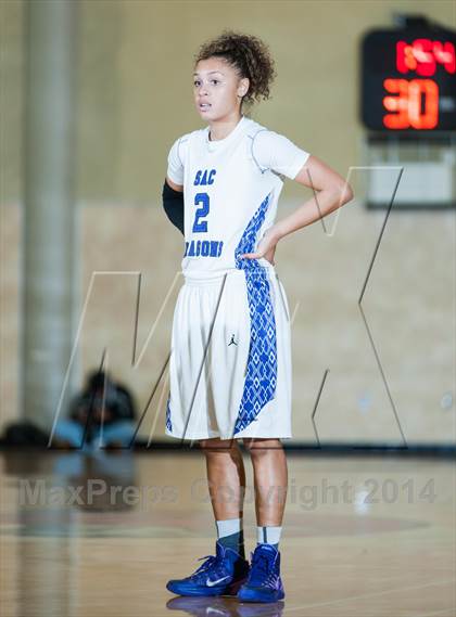Thumbnail 3 in Mater Dei vs. Sacramento (West Coast Jamboree) photogallery.