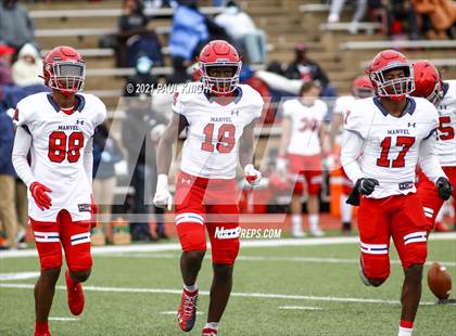 Thumbnail 2 in Manvel @ Cedar Park (UIL 5A D1 Quarterfinal Playoff) photogallery.