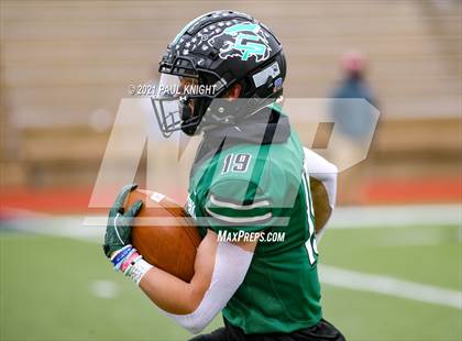 Thumbnail 2 in Manvel @ Cedar Park (UIL 5A D1 Quarterfinal Playoff) photogallery.
