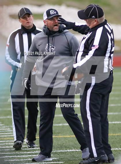 Thumbnail 2 in Manvel @ Cedar Park (UIL 5A D1 Quarterfinal Playoff) photogallery.