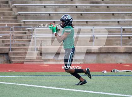 Thumbnail 1 in Manvel @ Cedar Park (UIL 5A D1 Quarterfinal Playoff) photogallery.