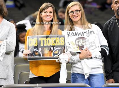 Thumbnail 2 in Oak Grove vs. White Castle (LHSAA Class 1A Final)  photogallery.