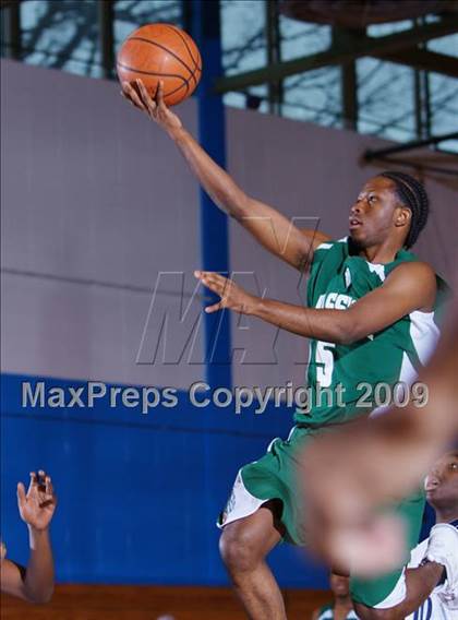 Thumbnail 1 in John Bowne vs Bassick (Queens Jam Christmas Classic) photogallery.