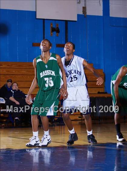 Thumbnail 2 in John Bowne vs Bassick (Queens Jam Christmas Classic) photogallery.