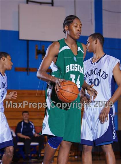 Thumbnail 1 in John Bowne vs Bassick (Queens Jam Christmas Classic) photogallery.