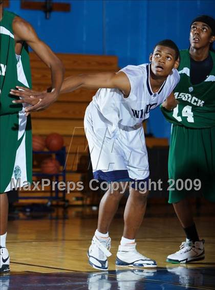 Thumbnail 2 in John Bowne vs Bassick (Queens Jam Christmas Classic) photogallery.