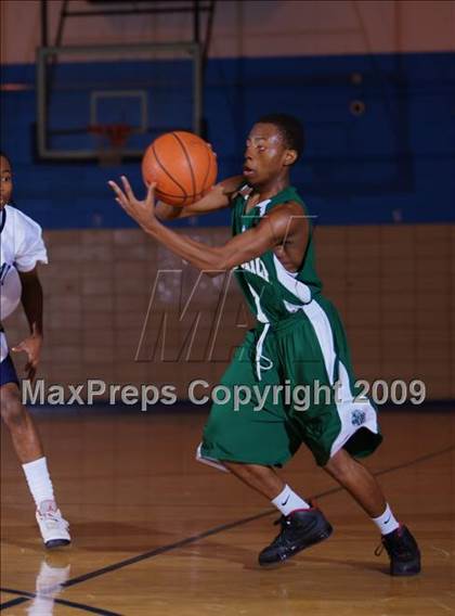 Thumbnail 2 in John Bowne vs Bassick (Queens Jam Christmas Classic) photogallery.