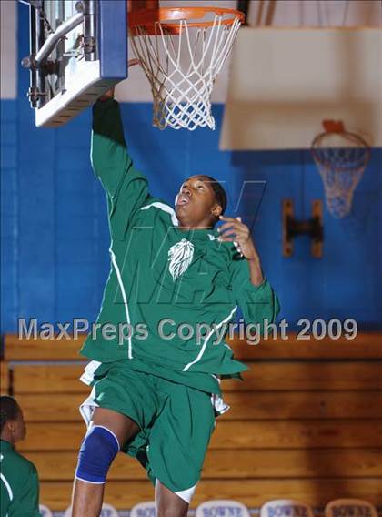 Thumbnail 3 in John Bowne vs Bassick (Queens Jam Christmas Classic) photogallery.