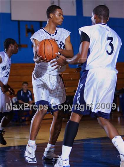 Thumbnail 3 in John Bowne vs Bassick (Queens Jam Christmas Classic) photogallery.