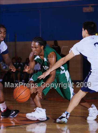 Thumbnail 1 in John Bowne vs Bassick (Queens Jam Christmas Classic) photogallery.