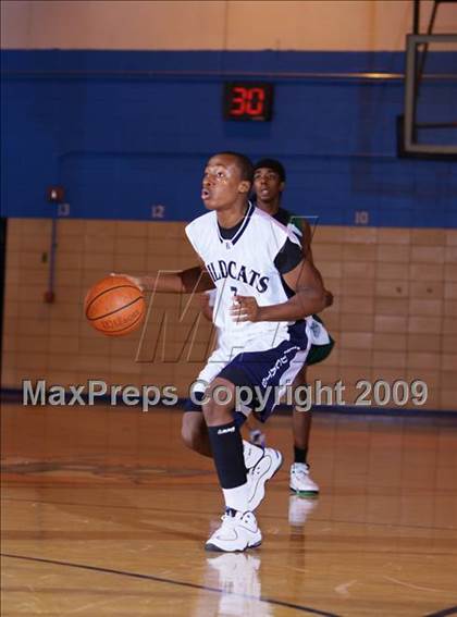 Thumbnail 1 in John Bowne vs Bassick (Queens Jam Christmas Classic) photogallery.