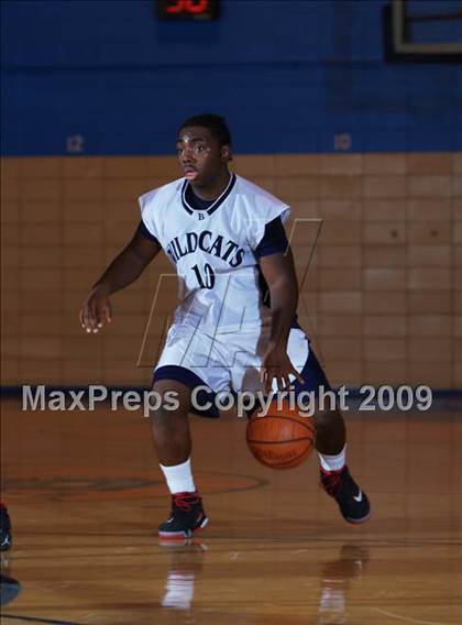 Thumbnail 1 in John Bowne vs Bassick (Queens Jam Christmas Classic) photogallery.