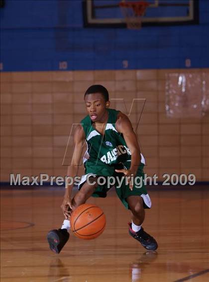 Thumbnail 3 in John Bowne vs Bassick (Queens Jam Christmas Classic) photogallery.