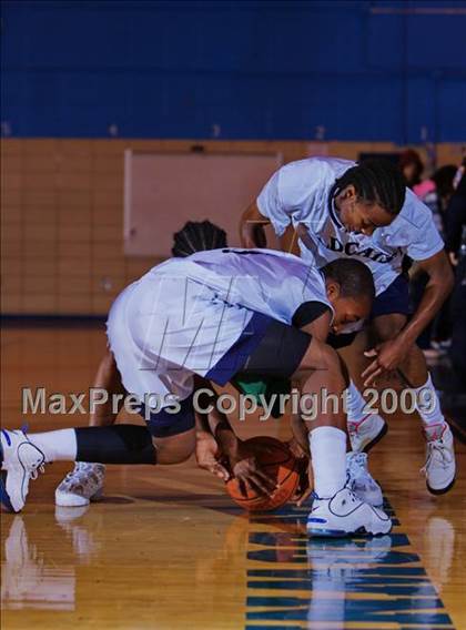 Thumbnail 2 in John Bowne vs Bassick (Queens Jam Christmas Classic) photogallery.