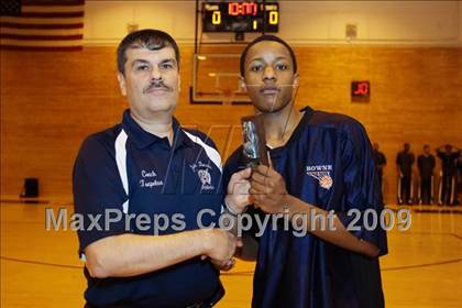 Thumbnail 2 in John Bowne vs Bassick (Queens Jam Christmas Classic) photogallery.