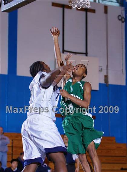 Thumbnail 2 in John Bowne vs Bassick (Queens Jam Christmas Classic) photogallery.