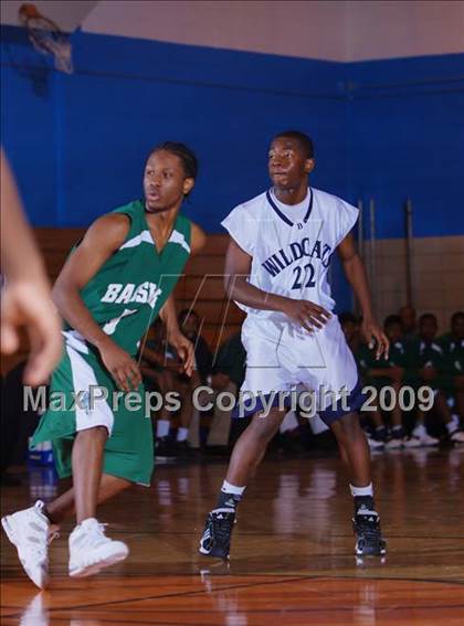 Thumbnail 3 in John Bowne vs Bassick (Queens Jam Christmas Classic) photogallery.