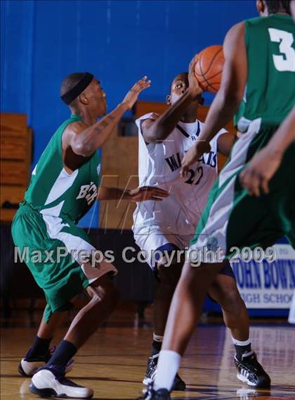 Thumbnail 1 in John Bowne vs Bassick (Queens Jam Christmas Classic) photogallery.