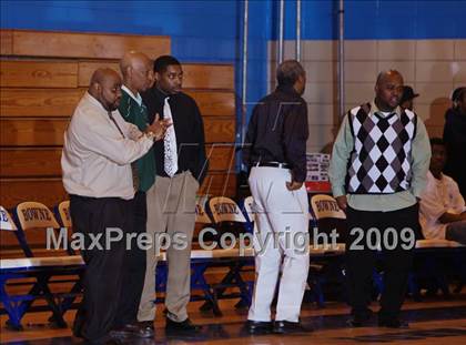 Thumbnail 1 in John Bowne vs Bassick (Queens Jam Christmas Classic) photogallery.