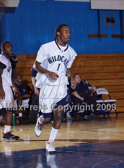 Thumbnail 2 in John Bowne vs Bassick (Queens Jam Christmas Classic) photogallery.