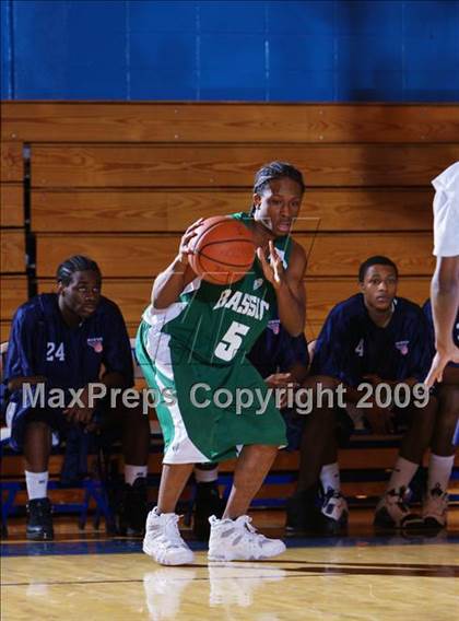 Thumbnail 2 in John Bowne vs Bassick (Queens Jam Christmas Classic) photogallery.