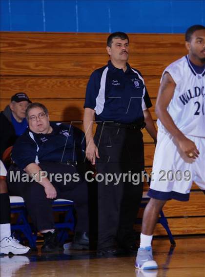 Thumbnail 3 in John Bowne vs Bassick (Queens Jam Christmas Classic) photogallery.