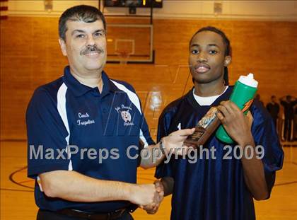 Thumbnail 2 in John Bowne vs Bassick (Queens Jam Christmas Classic) photogallery.