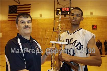 Thumbnail 1 in John Bowne vs Bassick (Queens Jam Christmas Classic) photogallery.