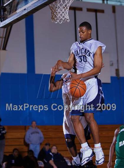 Thumbnail 2 in John Bowne vs Bassick (Queens Jam Christmas Classic) photogallery.