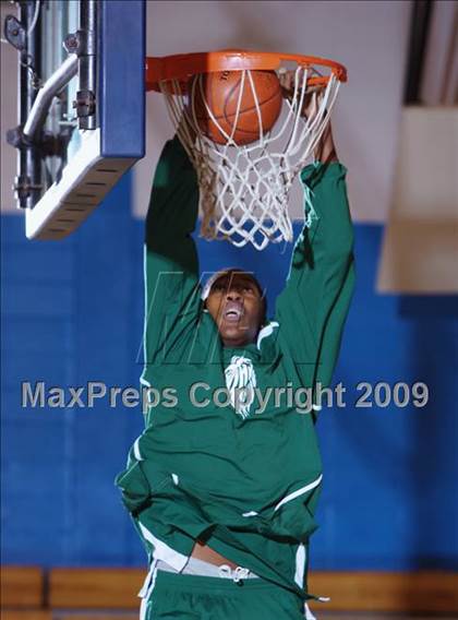 Thumbnail 3 in John Bowne vs Bassick (Queens Jam Christmas Classic) photogallery.