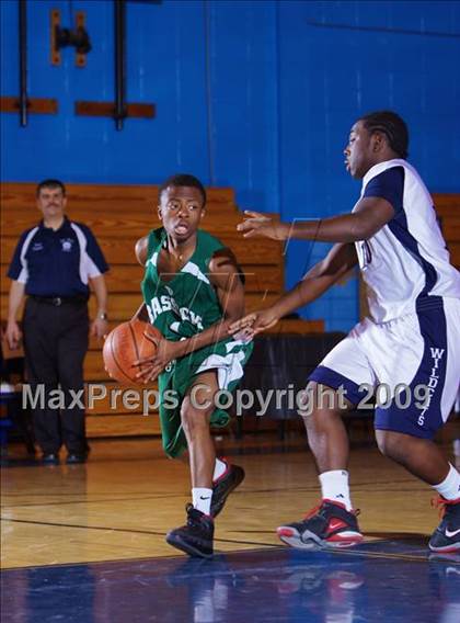 Thumbnail 1 in John Bowne vs Bassick (Queens Jam Christmas Classic) photogallery.