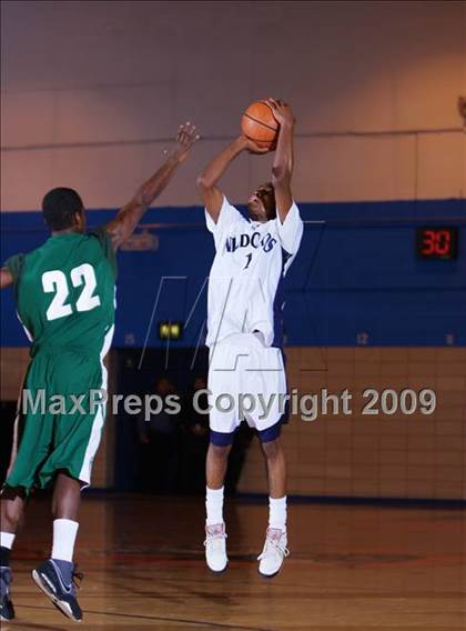 Thumbnail 1 in John Bowne vs Bassick (Queens Jam Christmas Classic) photogallery.