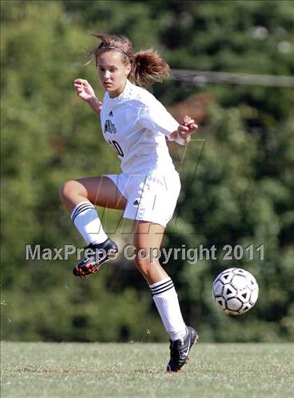Thumbnail 1 in Bearden vs. Sevier County (Bearden Invitational) photogallery.