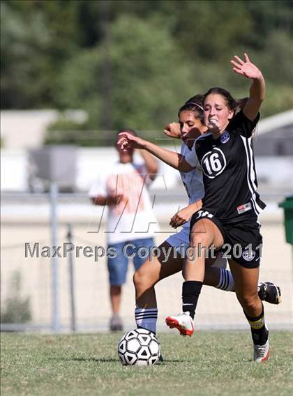 Thumbnail 1 in Bearden vs. Sevier County (Bearden Invitational) photogallery.