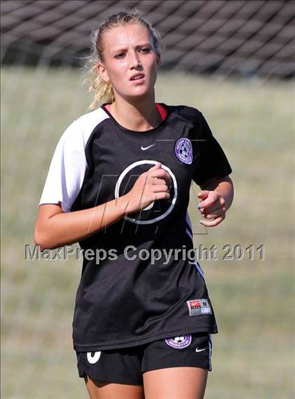 Thumbnail 2 in Bearden vs. Sevier County (Bearden Invitational) photogallery.