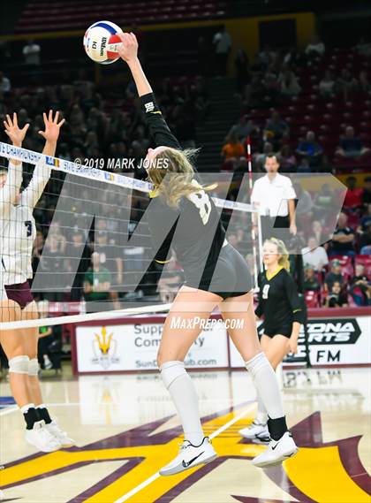 Thumbnail 1 in Basha vs. Perry (AIA 6A Final)  photogallery.