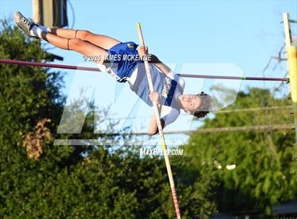 Thumbnail 2 in WCAL Finals (Pole Vault) photogallery.